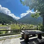 Chalet Magnifique Racard Rénové Isolé 10 Minutes De Marche *