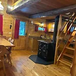 Magnifique Racard Rénové Isolé 10 Minutes De Marche Chalet *